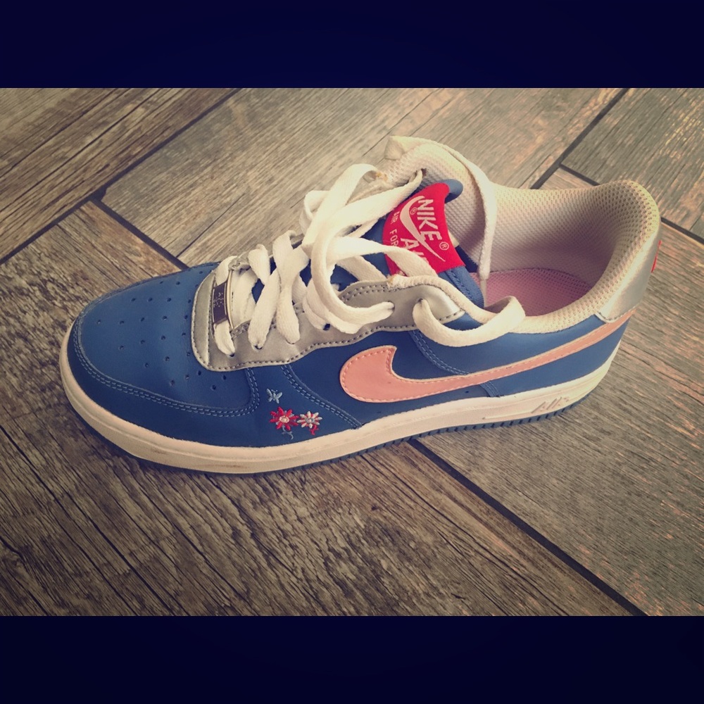 Nike Youth Girls Air Force 1 Size 4 Blue/Pink